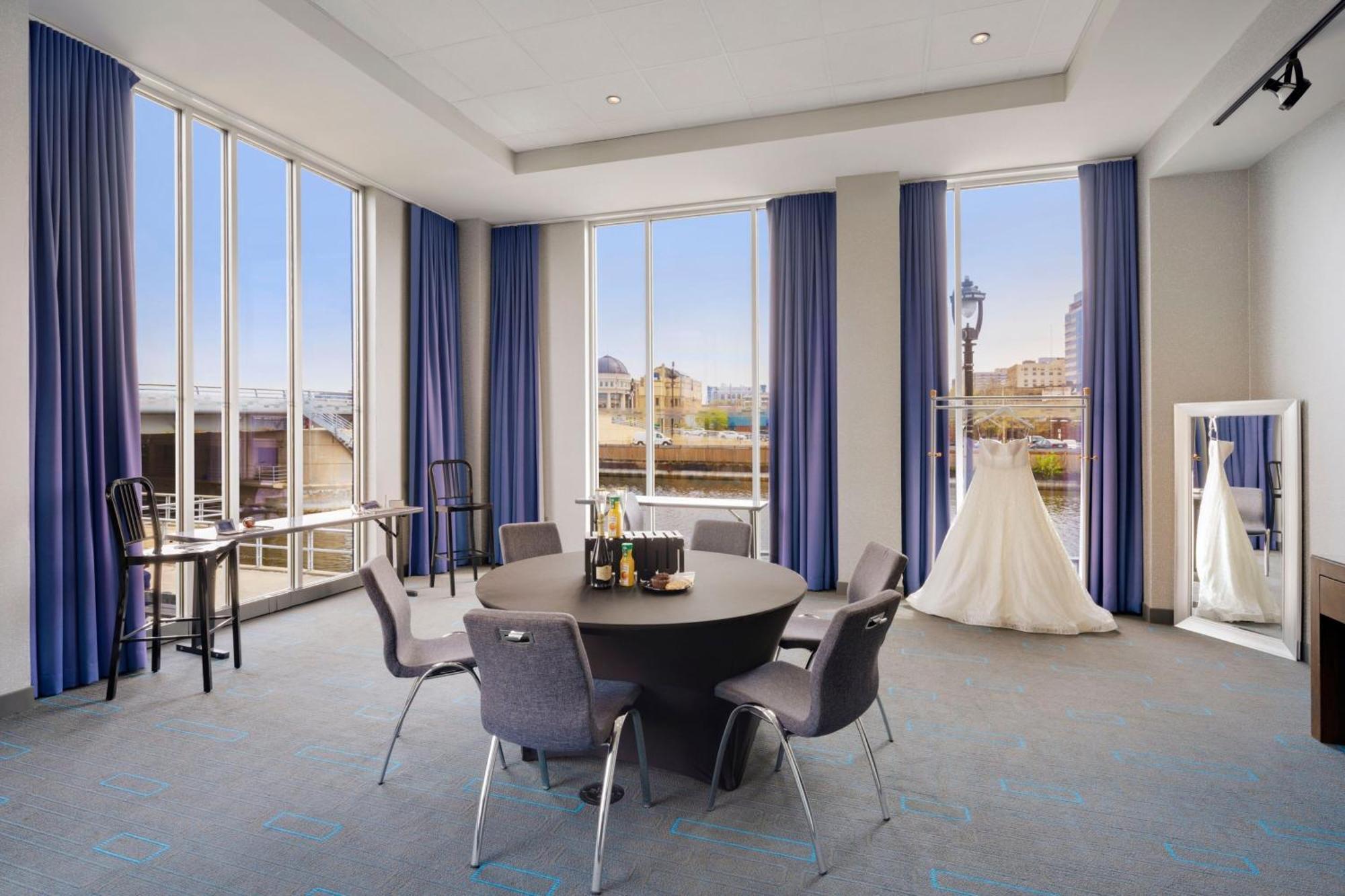 Aloft Hotel Milwaukee Downtown Zewnętrze zdjęcie