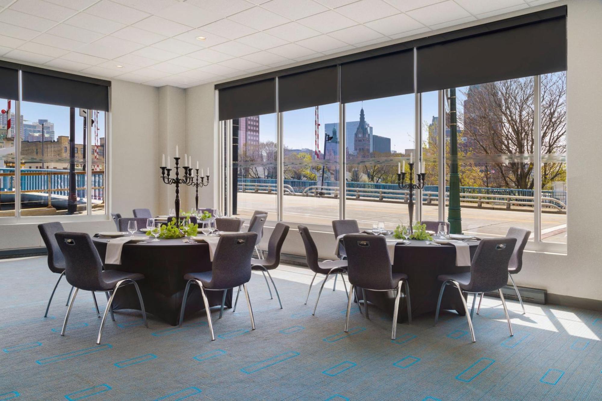 Aloft Hotel Milwaukee Downtown Zewnętrze zdjęcie