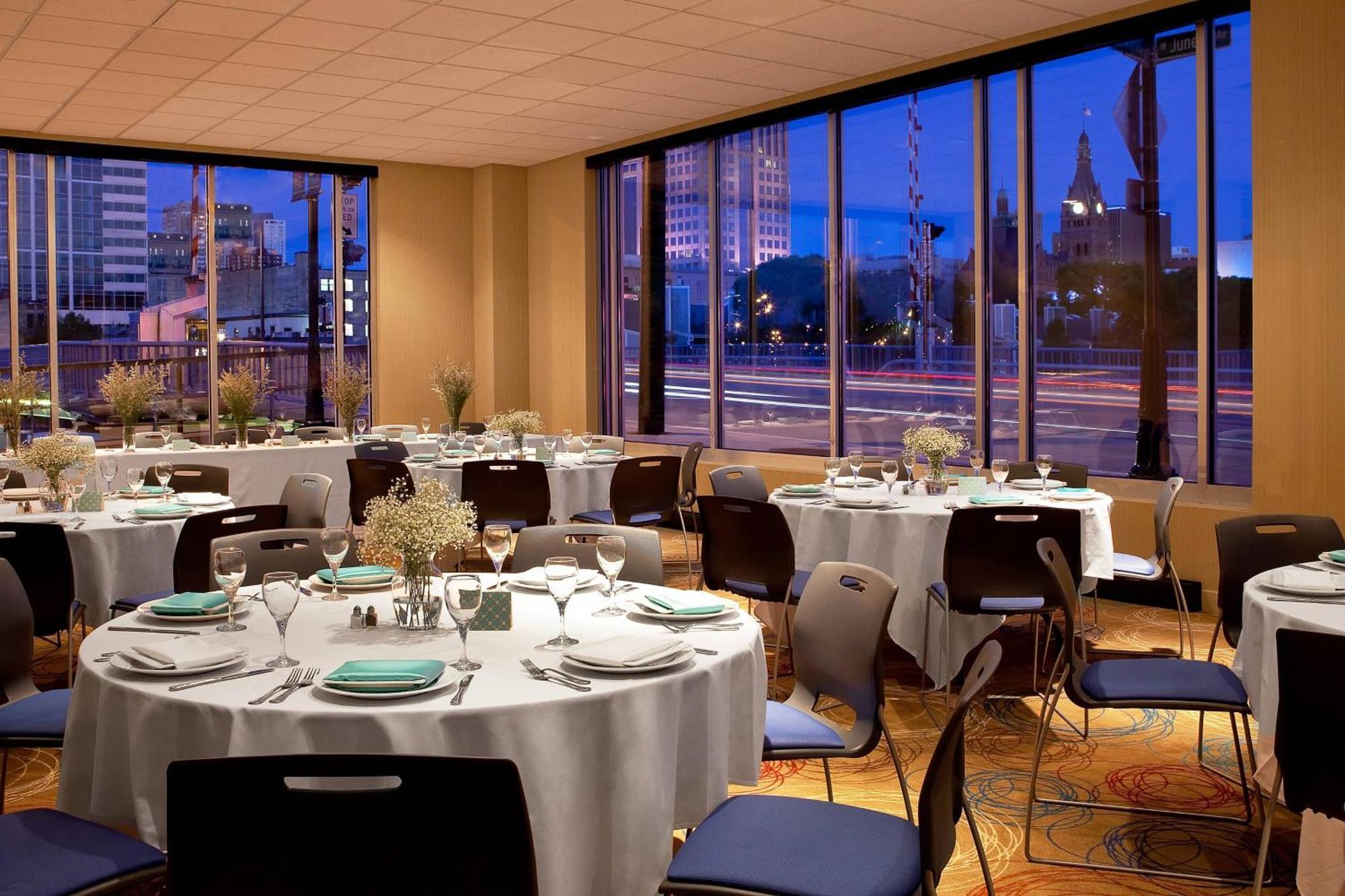 Aloft Hotel Milwaukee Downtown Zewnętrze zdjęcie